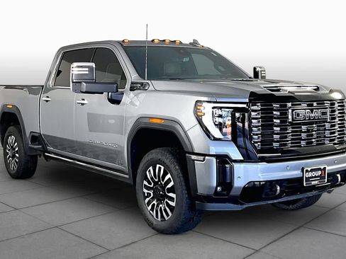 Used 2026 GMC Sierra 2500 Denali Ultimate w/ Max Trailering Package AWD/4WD image 3