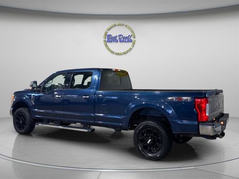 Used 2017 Ford F250 XLT w/ XLT Premium Package AWD/4WD image 3