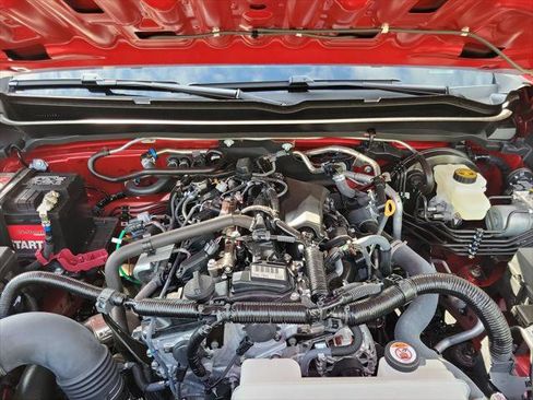 Certified 2026 Toyota Tacoma SR5 AWD/4WD image 32