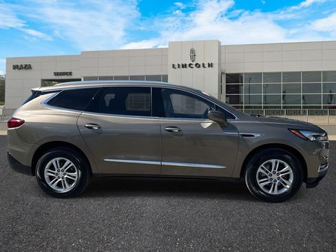 Used 2020 Buick Enclave Essence w/ Sound and Sites Package image 2