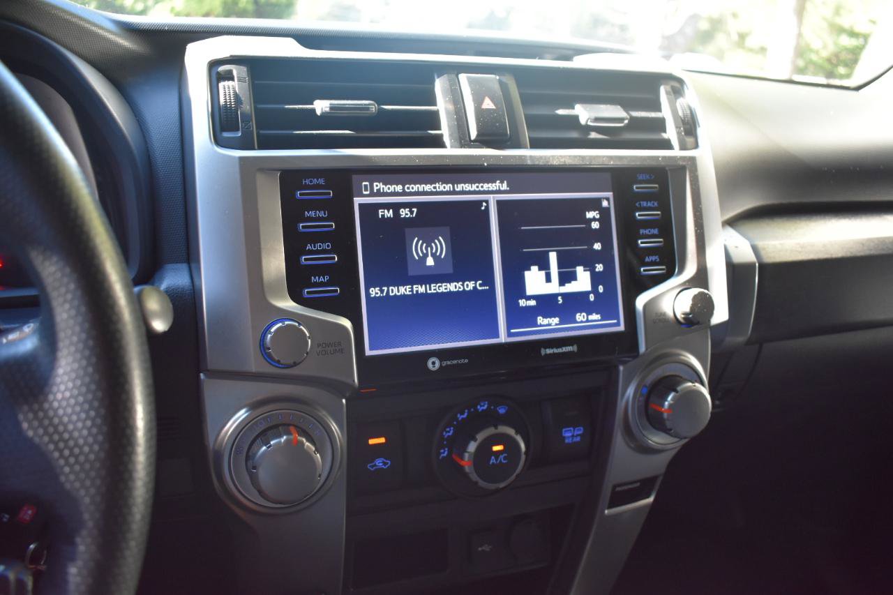 Used 2020 Toyota 4Runner SR5 AWD/4WD image 32