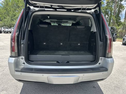 Used 2020 Cadillac Escalade Luxury RWD image 26