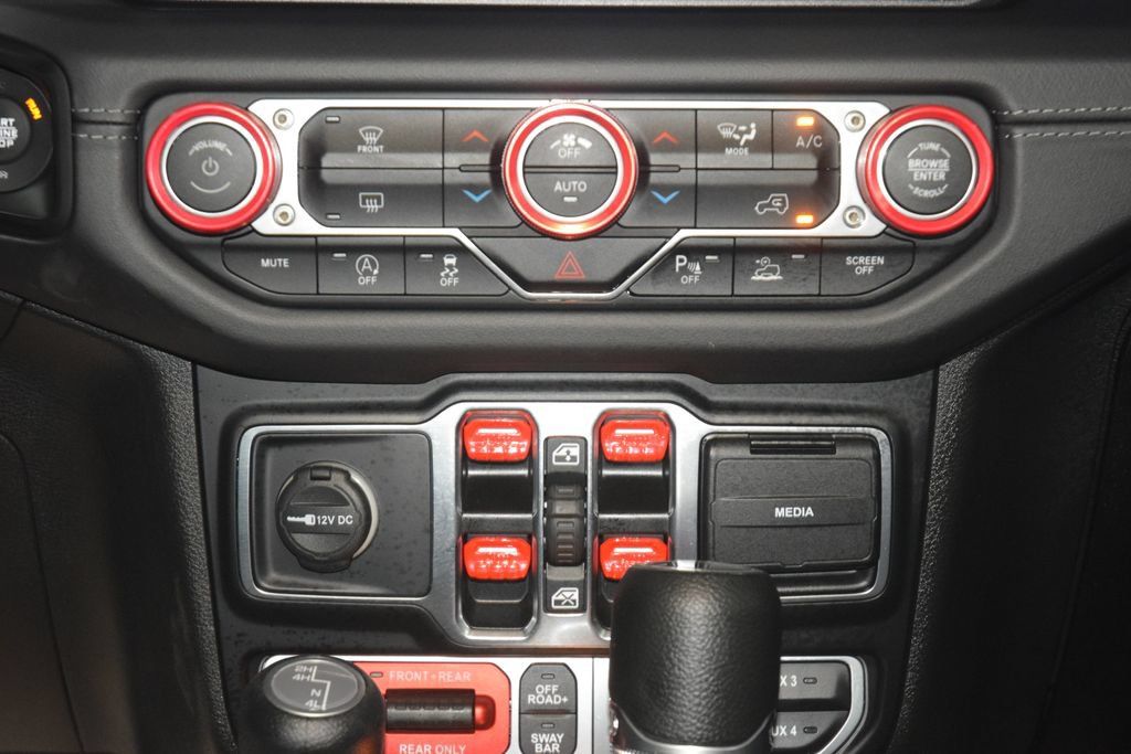 Used 2025 Jeep Gladiator Rubicon w/ Safety Group AWD/4WD image 35