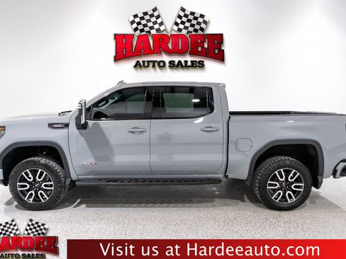 Used 2024 GMC Sierra 1500 AT4 w/ Technology Package AWD/4WD image 1