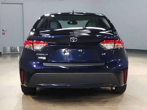Used 2022 Toyota Corolla LE image 6