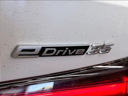 Used 2023 BMW i4 eDrive35 RWD image 11