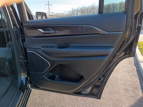 Used 2021 Jeep Grand Cherokee L Laredo w/ Luxury Tech Group I image 35