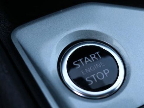 Used 2025 Nissan Altima 2.5 SV FWD image 10