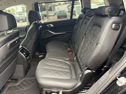 Used 2026 BMW X7 xDrive40i AWD/4WD image 31