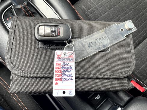 Used 2024 Honda HR-V Sport image 20