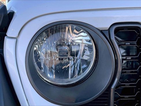 Used 2024 Jeep Wrangler Sport S image 27