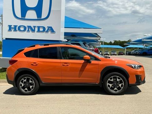Used 2020 Subaru Crosstrek 2.0i Premium w/ Moonroof Package 2 AWD/4WD image 2