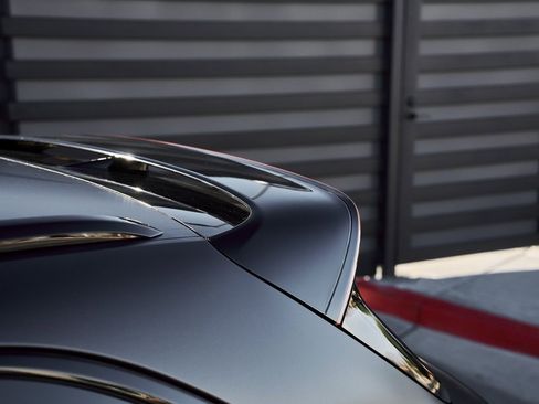 Used 2025 Bentley Bentayga image 10