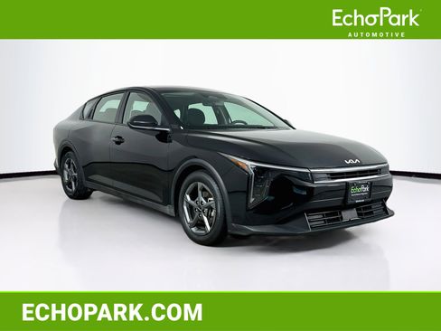 Used 2025 Kia K4 FWD image 1