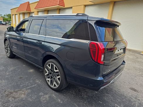 Used 2025 Ford Expedition Max Platinum w/ Platinum Ultimate Package AWD/4WD image 3