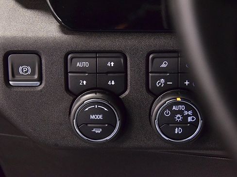 Used 2024 Chevrolet Silverado 1500 High Country w/ Z71 Off-Road Package image 22