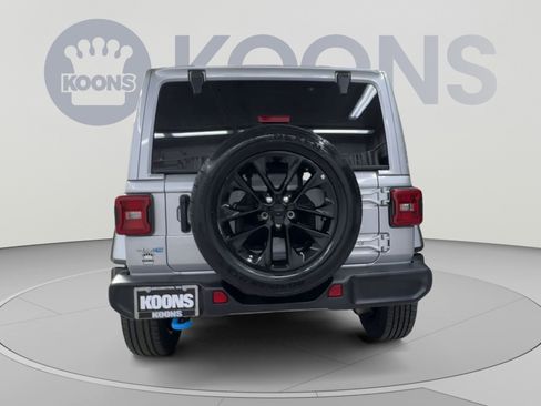 Used 2024 Jeep Wrangler Unlimited Sahara AWD/4WD image 12