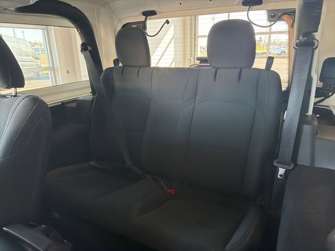 Used 2022 Jeep Wrangler Sport image 14