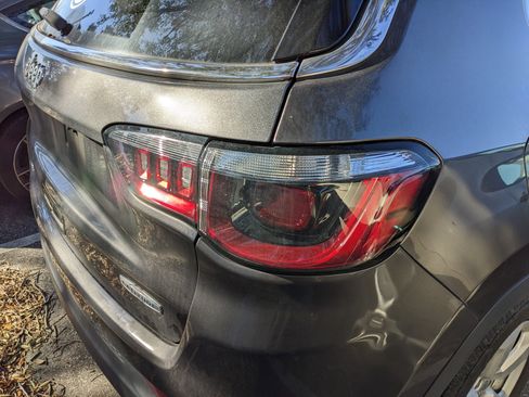 Used 2021 Jeep Compass Latitude w/ Sun and Sound Group image 11