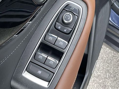 Used 2025 Subaru Outback Touring XT image 6