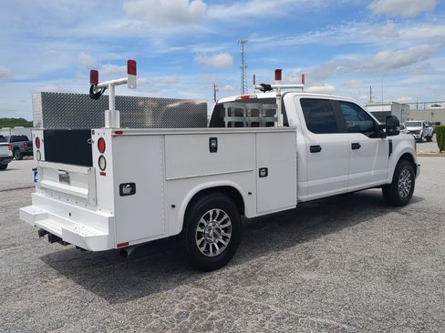 Used 2017 Ford F250 XL w/ Power Equipment Group RWD image 3