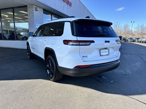 New 2025 Jeep Grand Cherokee L Altitude image 7