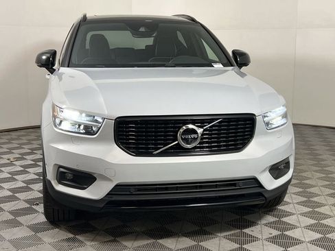 Used 2021 Volvo XC40 T5 R-Design w/ Advanced Package image 4