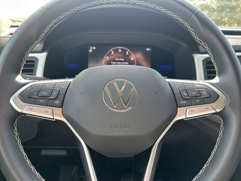 Certified 2023 Volkswagen Atlas SE image 17
