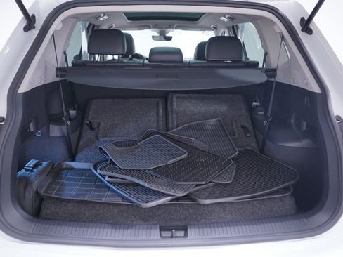 Used 2023 Volkswagen Tiguan SE w/ Panoramic Sunroof Package FWD image 22
