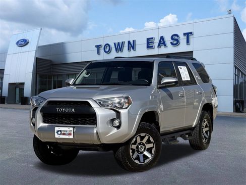 Used 2019 Toyota 4Runner TRD Off-Road image 1