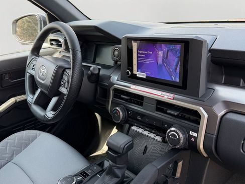 Used 2026 Toyota Tacoma SR5 AWD/4WD image 4