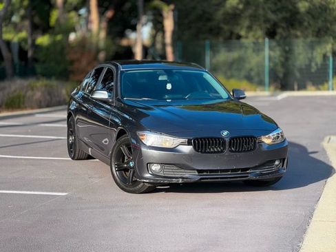 Used 2014 BMW 320i Sedan RWD image 2
