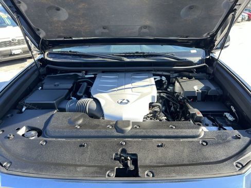 Used 2023 Lexus GX 460 Premium w/ Premium Package image 28