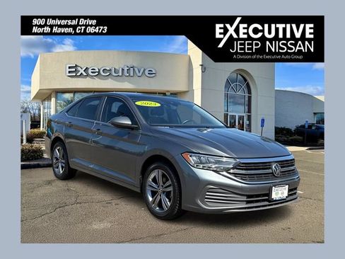 Used 2023 Volkswagen Jetta SE FWD image 1