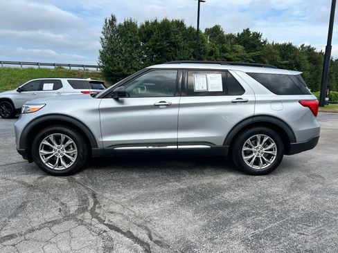 Used 2020 Ford Explorer XLT w/ Equipment Group 202A RWD image 5