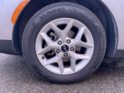 Certified 2023 Kia Soul S FWD image 10
