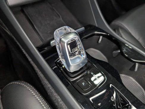 Used 2022 Volvo XC40 T5 Inscription image 30