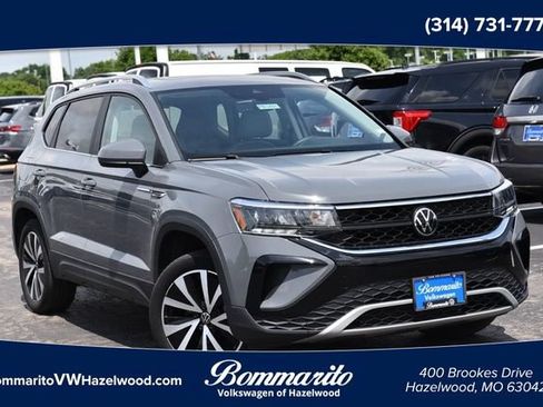 Used 2023 Volkswagen Taos SE w/ Panoramic Sunroof Package AWD/4WD image 1