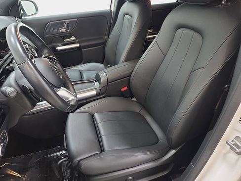 Used 2025 Mercedes-Benz GLA 250 4MATIC image 13