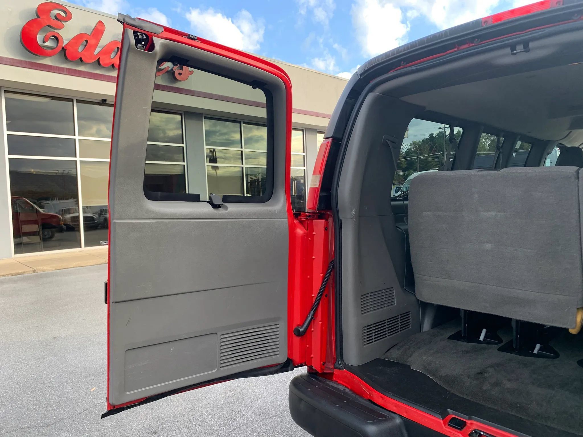 Used 2016 Chevrolet Express 2500 LS RWD image 33