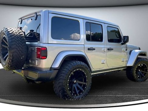 Used 2020 Jeep Wrangler Unlimited Sahara AWD/4WD image 5