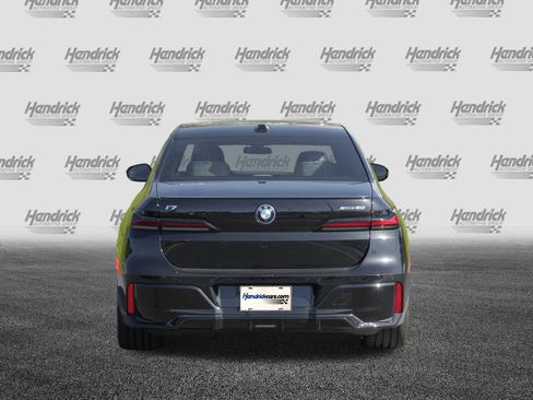 Certified 2023 BMW i7 xDrive60 w/ Executive Package 2 AWD/4WD image 8