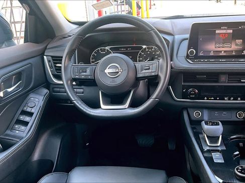 Certified 2023 Nissan Rogue SV w/ SV Premium B Package AWD/4WD image 6