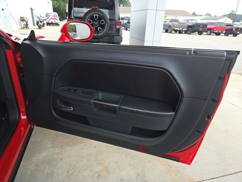 Used 2010 Dodge Challenger R/T image 36