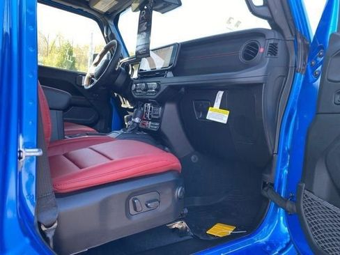 Used 2024 Jeep Wrangler Unlimited Rubicon 392 AWD/4WD image 29