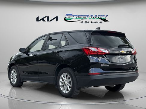 Used 2021 Chevrolet Equinox LS w/ LS Convenience Package FWD image 4