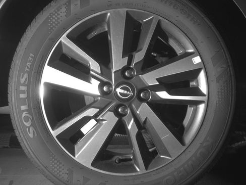 Used 2025 Nissan Versa SV FWD image 15