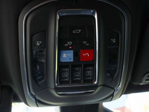 Used 2023 Jeep Wagoneer 4WD w/ Premium Group I image 30