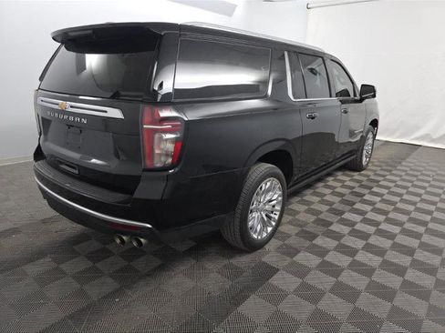Used 2023 Chevrolet Suburban High Country image 11