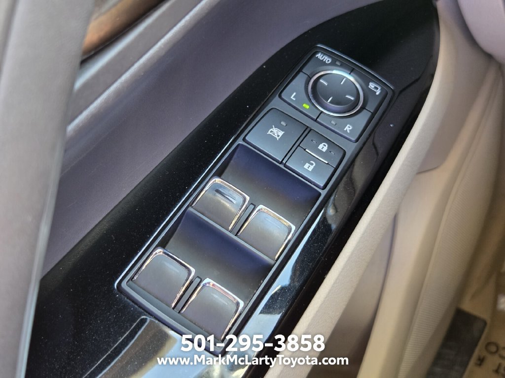 Used 2019 Lexus LX 570 4WD w/ Luxury Package image 28